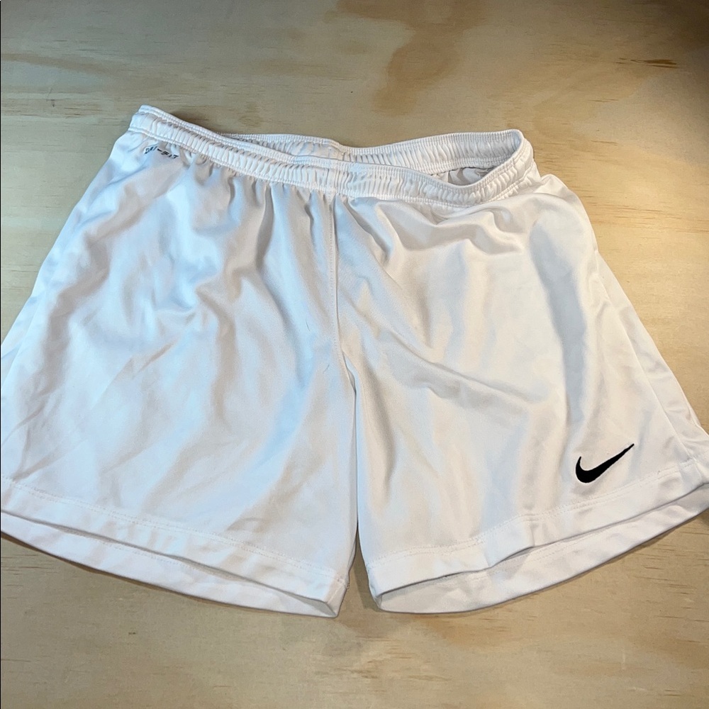 Nike Dri-FIT White Performance Shorts Sz M kids